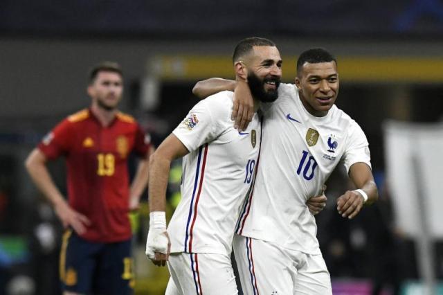 kaiyun-本泽马：在皇马踢球压力巨大 姆巴佩要适应压力