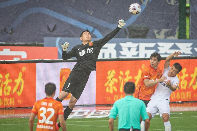 开云官网-武汉队官方：鼓励球员主动降薪 更名为武汉长江队